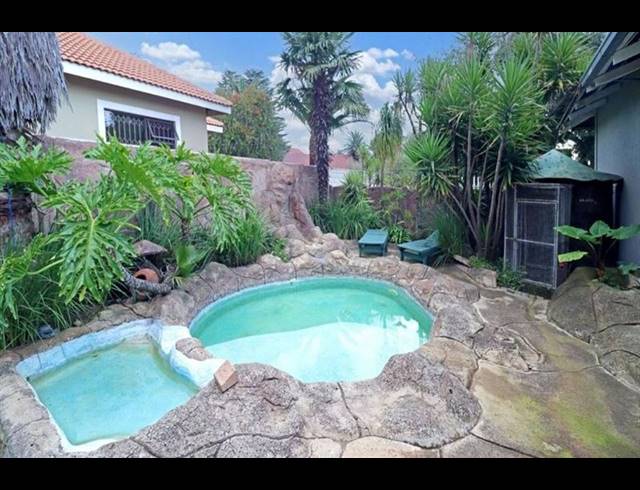 3 BEDROOM HOUSE FOR SALE IN CINDERELLA